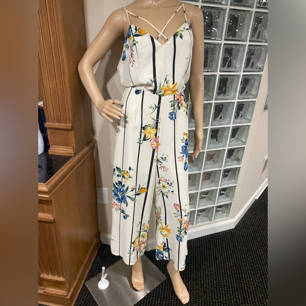 Elegant Sienna Sky Beige Floral Romper